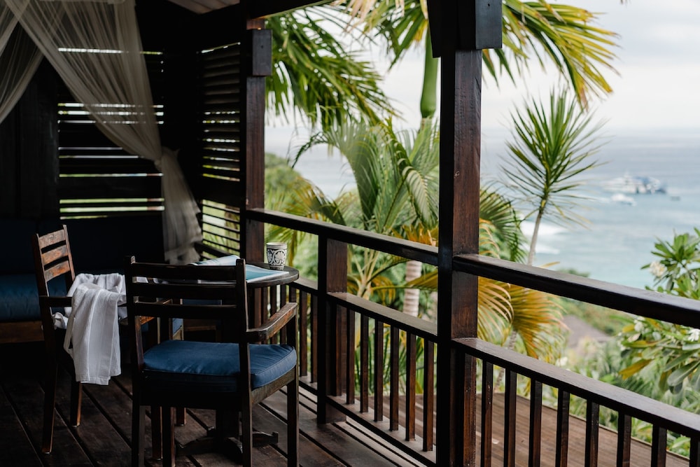 Batu Karang Lembongan Resort and Spa 75/85