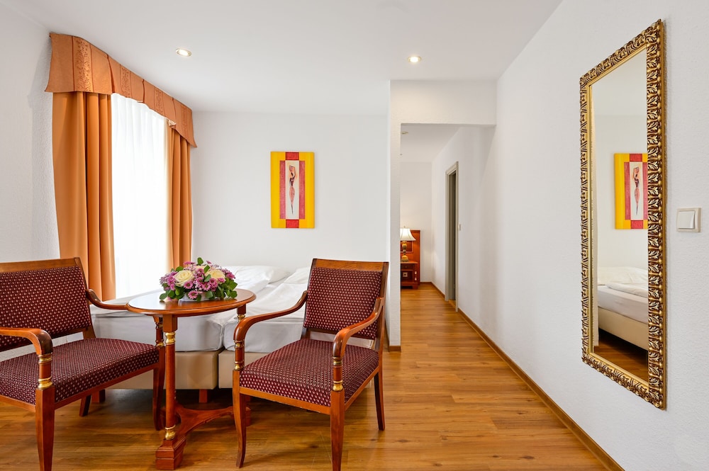 HOTEL CONTINENTAL 44/64