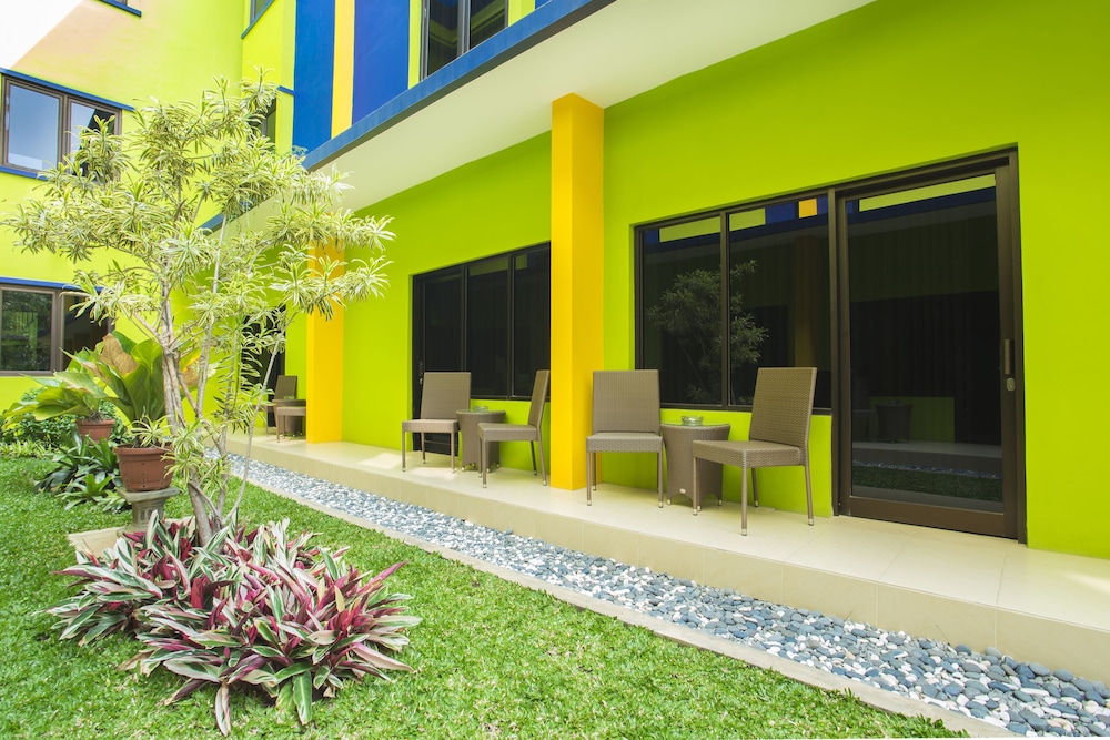 PrimeBiz Hotel Karawang 24/27