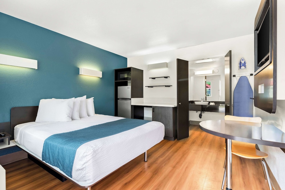 Studio6 Suites Carpinteria, CA - Santa Barbara - South 15/27