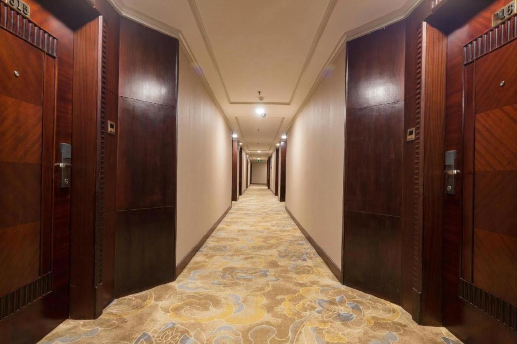 Guangzhou Zhong Hua Hotel 23/32