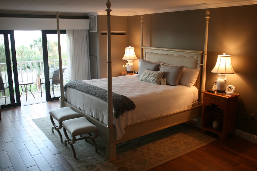 INN AT COCOA BEACH 7/35