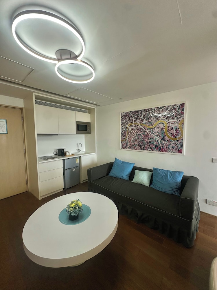 The Connaught (Ex. Citadines Harbourview Hong Kong) 45/61