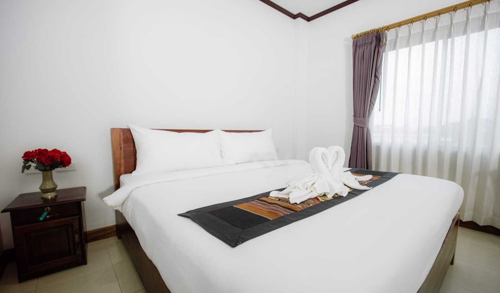 Sisombat Plaza Hotel 30/71