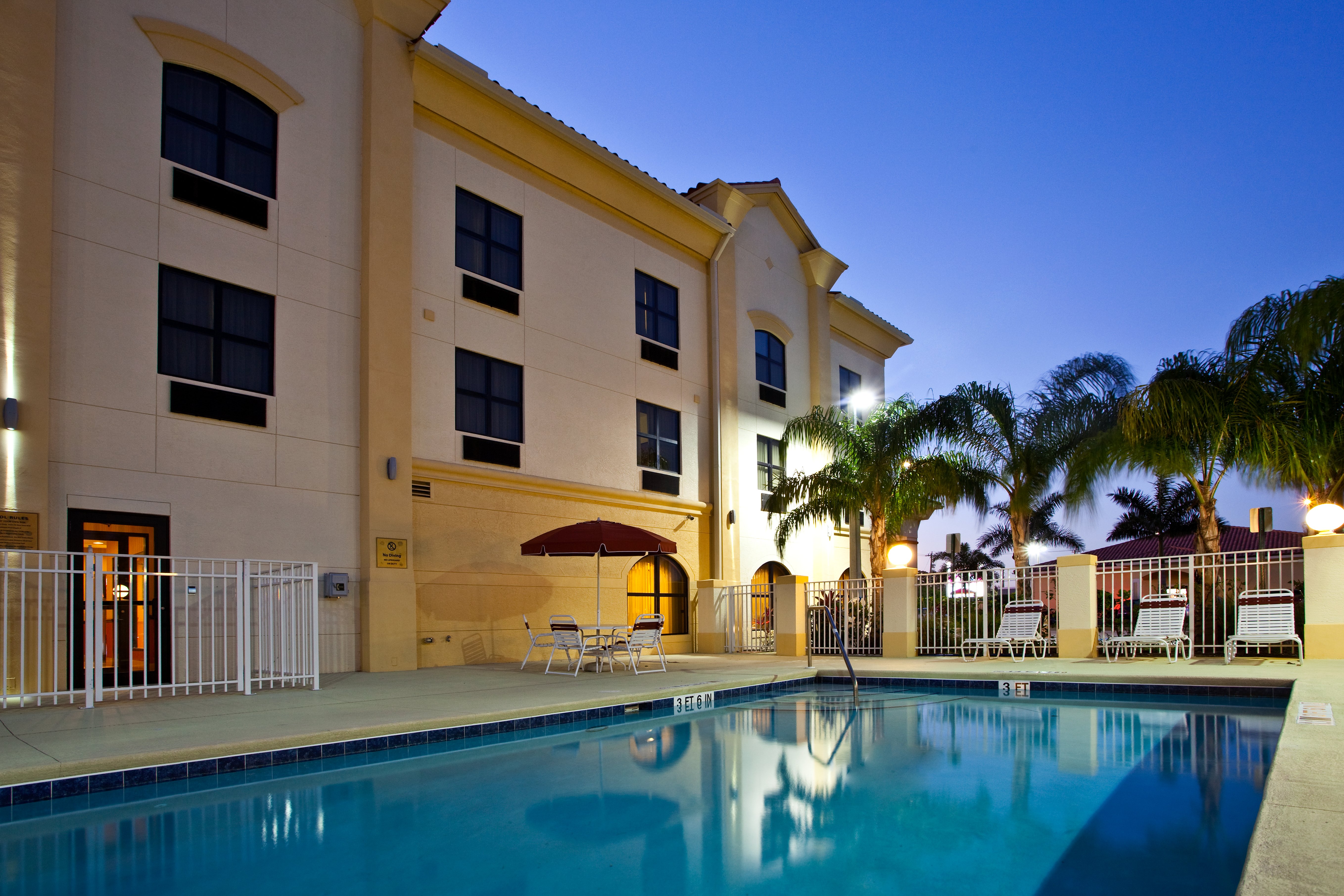 Holiday Inn Express Stuart 10/57