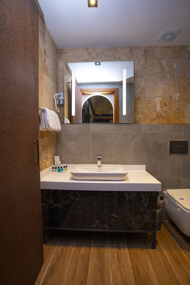Bayazhan Butik Hotel 38/43