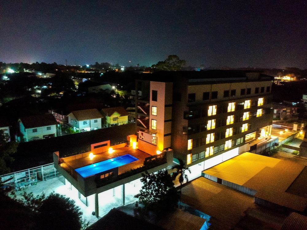 Comet Hotel Suratthani 3/26