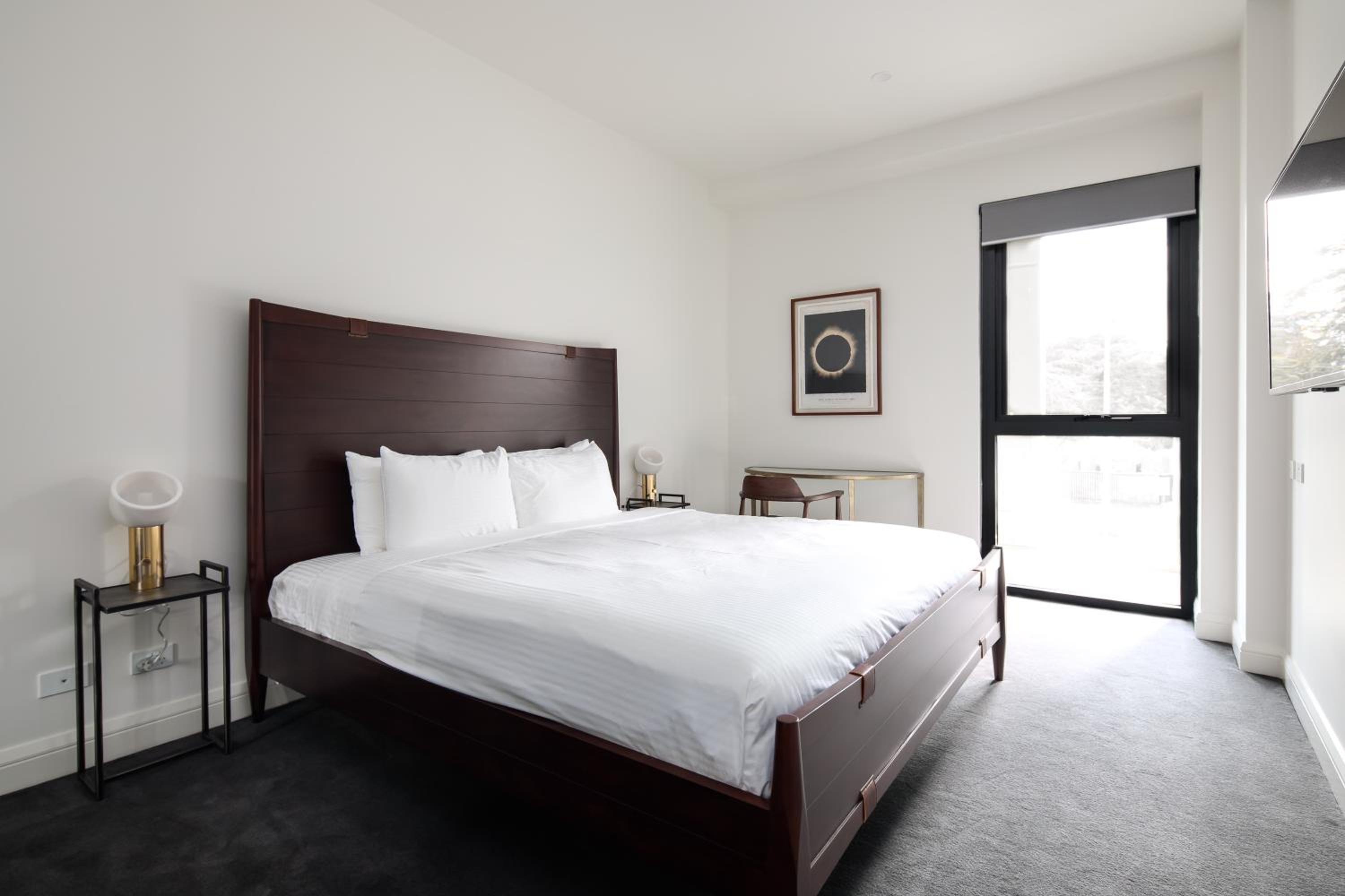 2 Bedrooms, Superior
