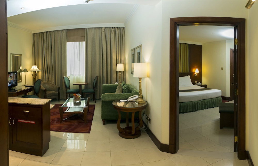 City Seasons Suites Dubai 60/60