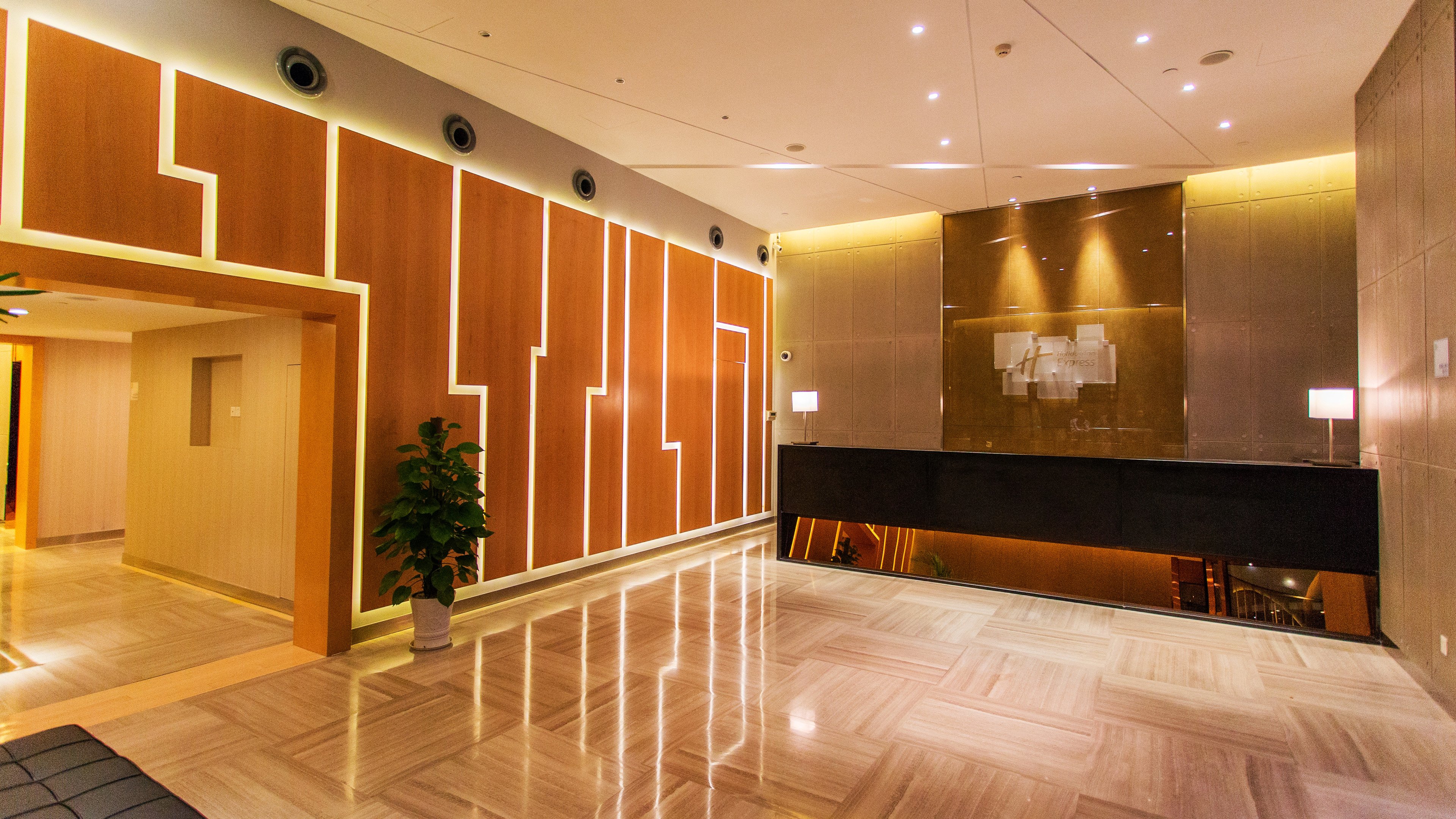 Holiday Inn Express Changzhou Center 9/24