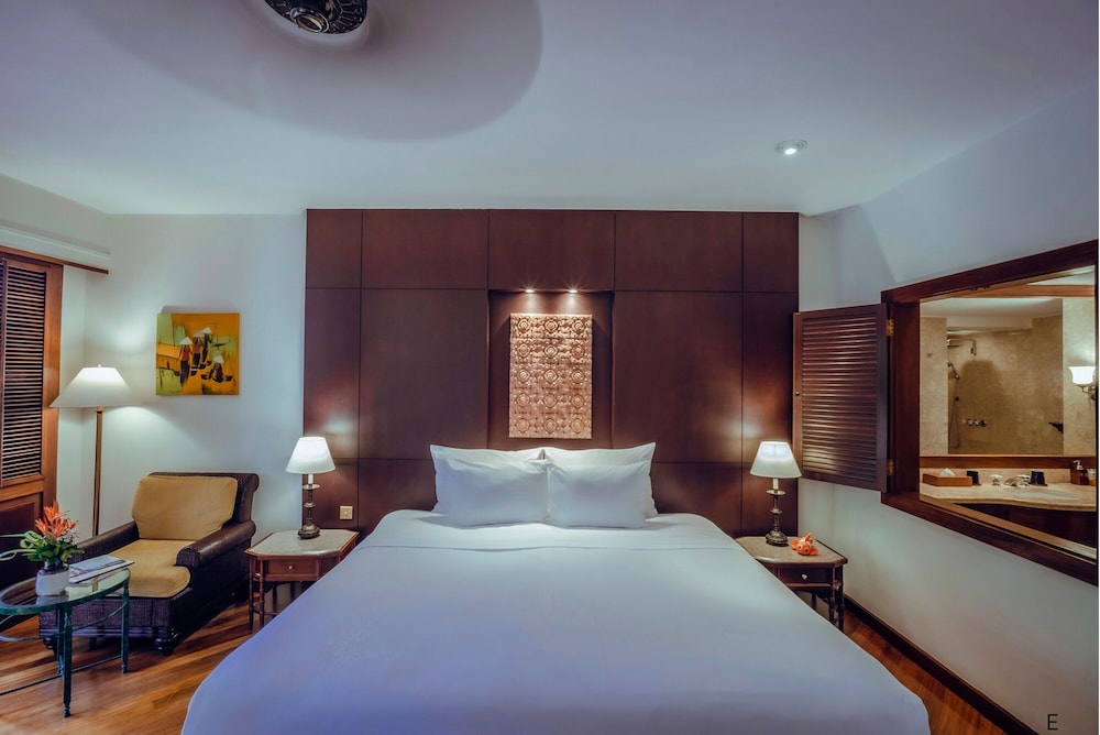 Superior, Twin Beds, Garden View, Furama Resort Da Nang 3/5