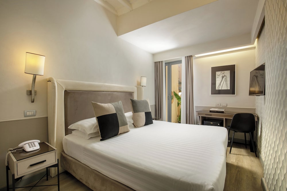 Condotti Palace 24/63