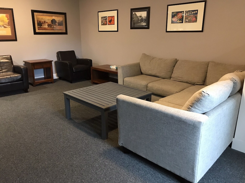 Blue Elk Inn 23/51