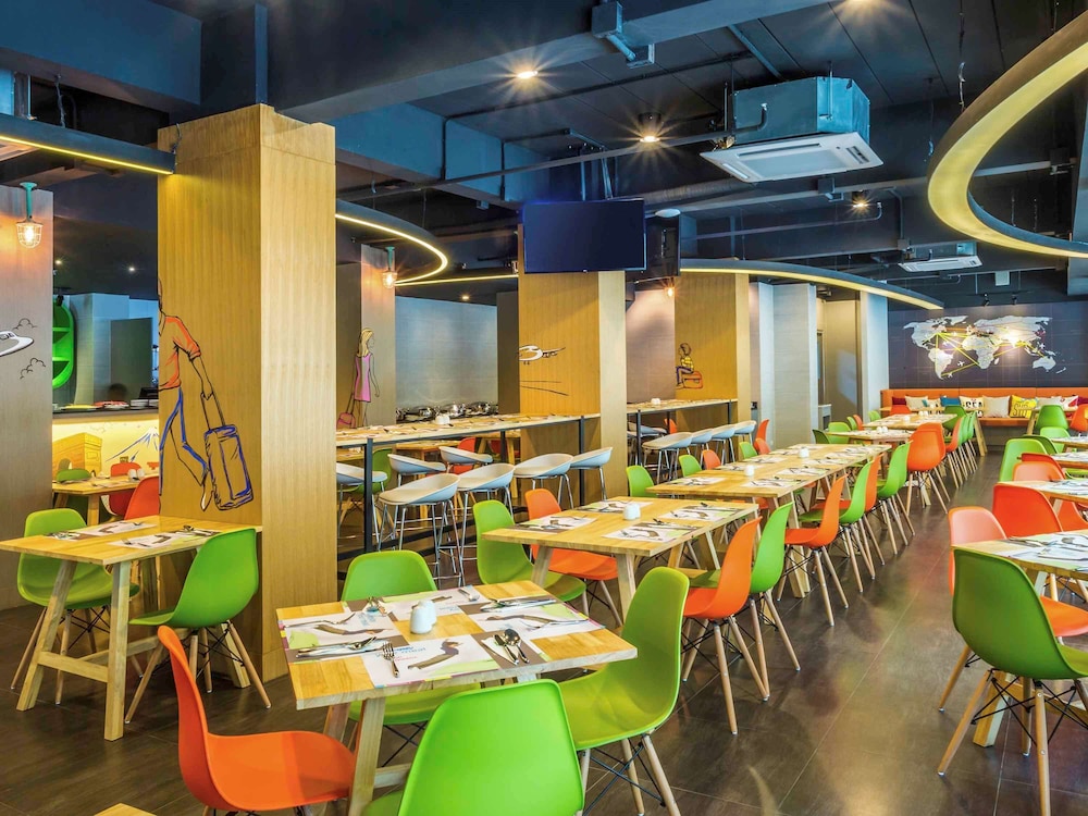 restaurant cafeteria