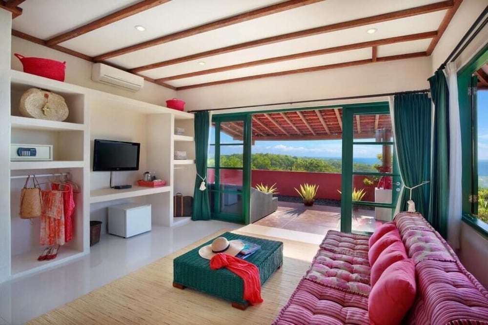 PinkCoco Uluwatu - Constant Surprises & for Cool Adults Only 34/50