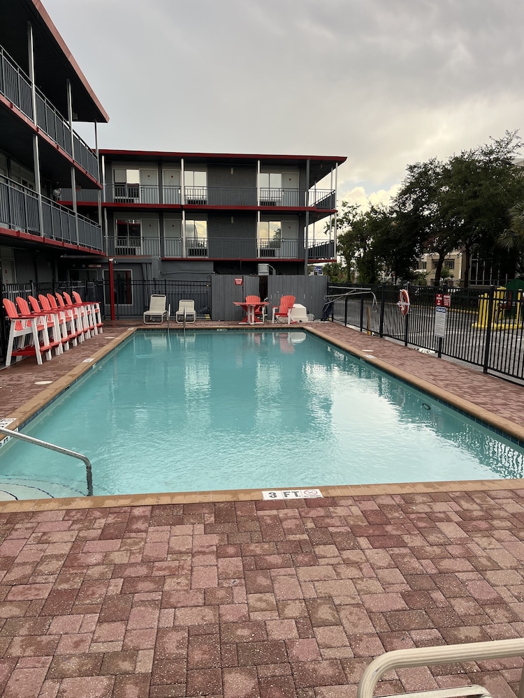 Travelodge by Wyndham Orlando / Heart of International Drive 34/38