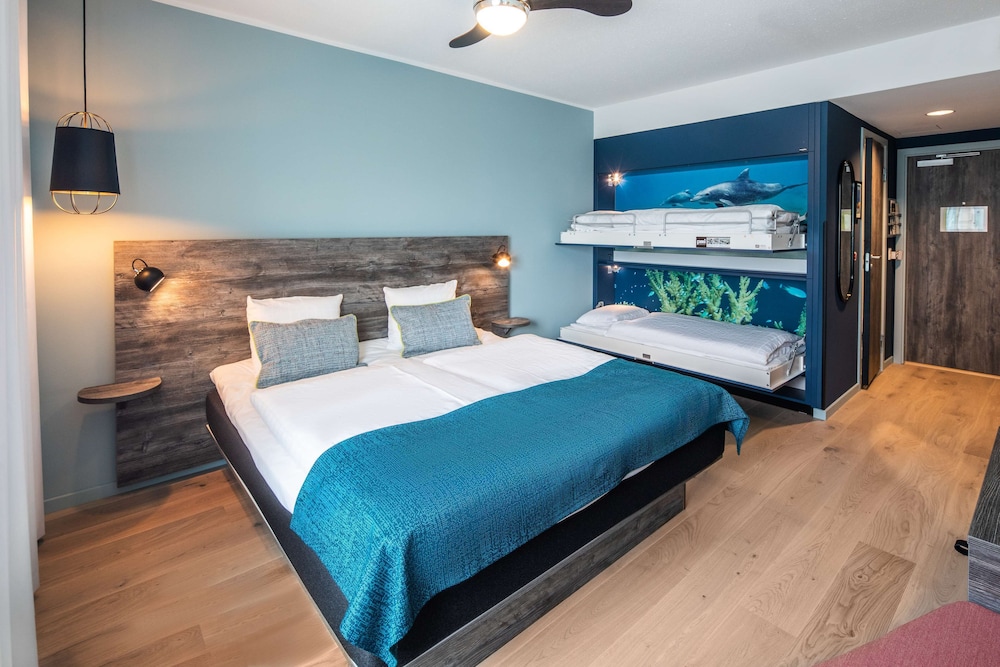 Quality Hotel The Reef 12/68