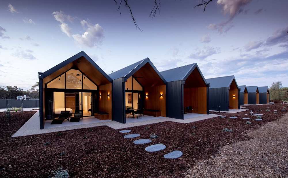 Par Five Shacks in BERRI