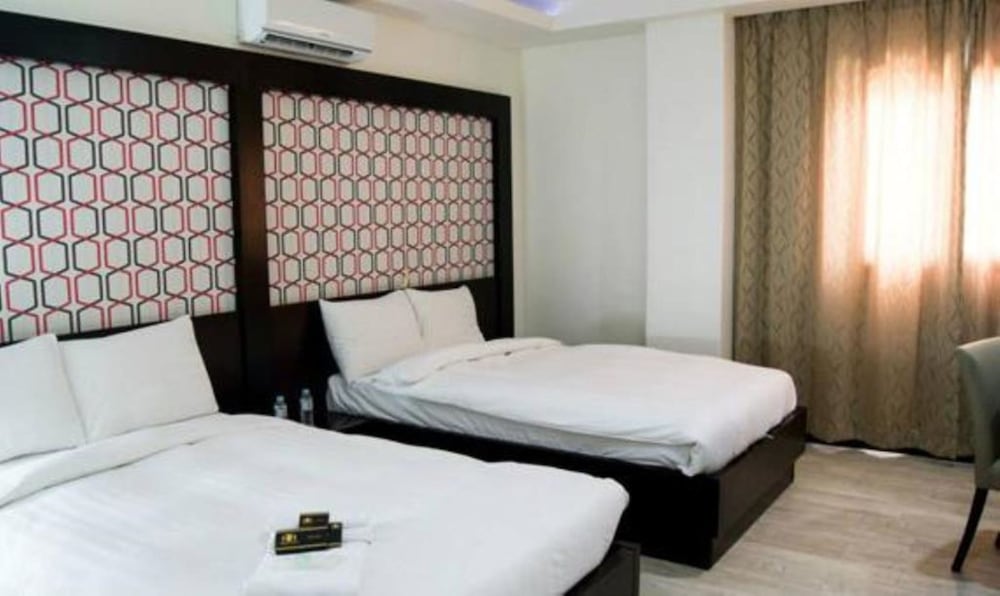 Terrace Hotel 15/26