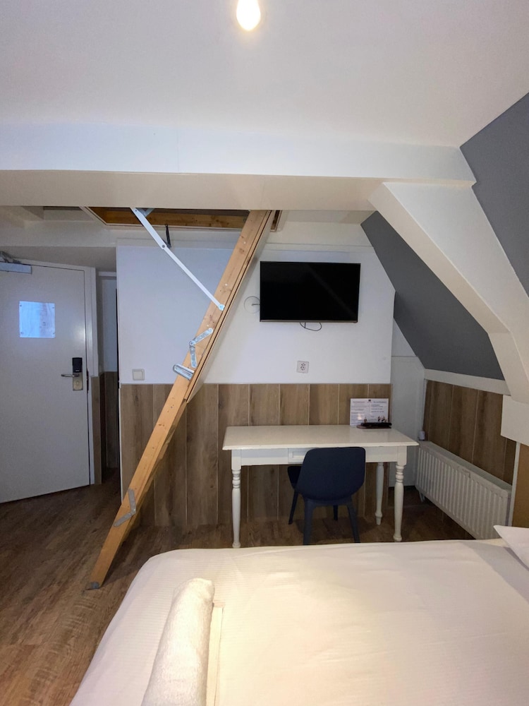 Hotel Old Quarter 26/72