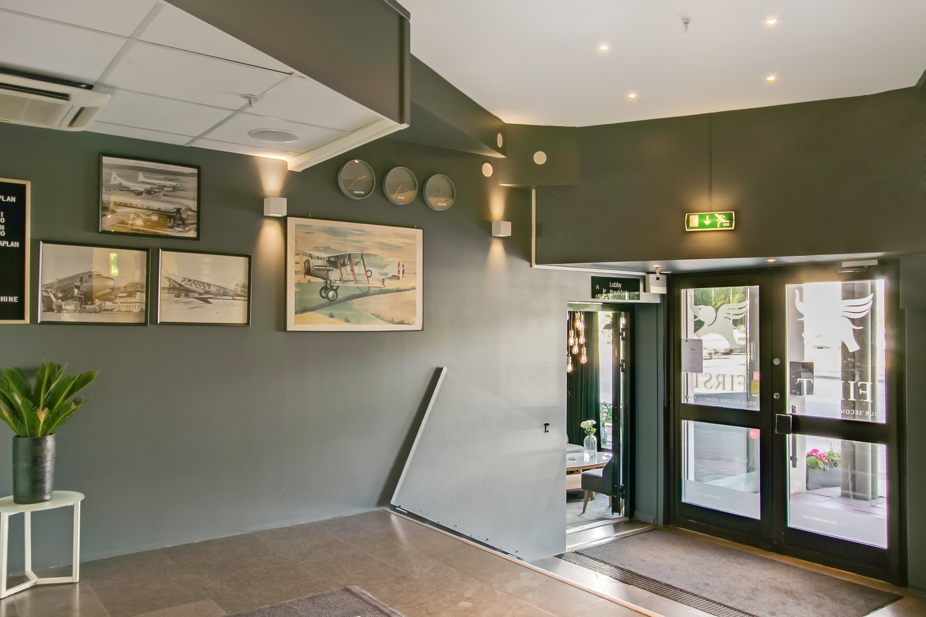 First Hotel Brommaplan 12/51