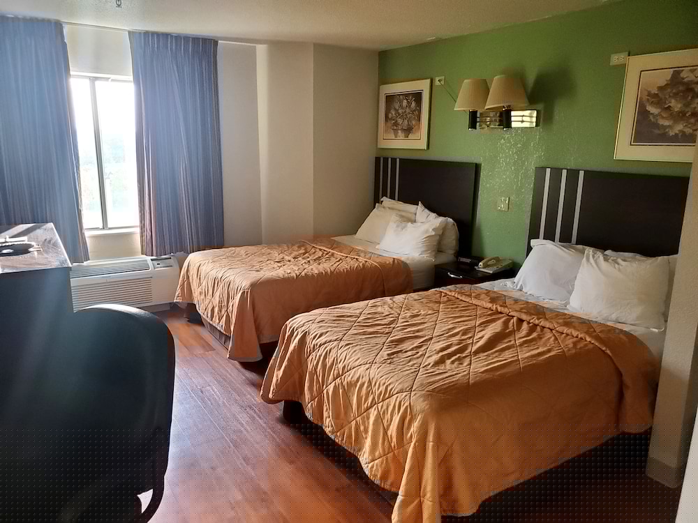 Pleasant stay Inn and Suites Brooklyn 4/18