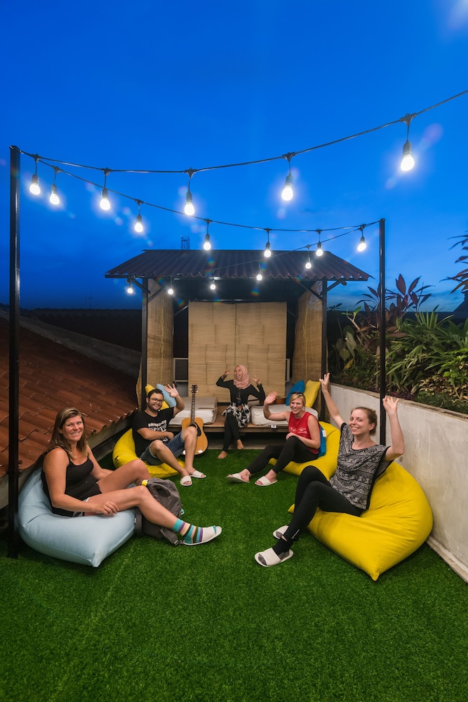 Wonderloft Hostel 56/63