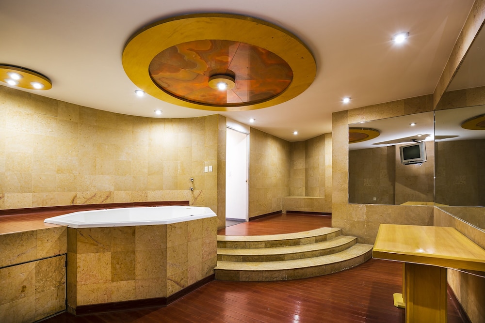 Capital O Hotel Casa Blanca, Morelia 21/37