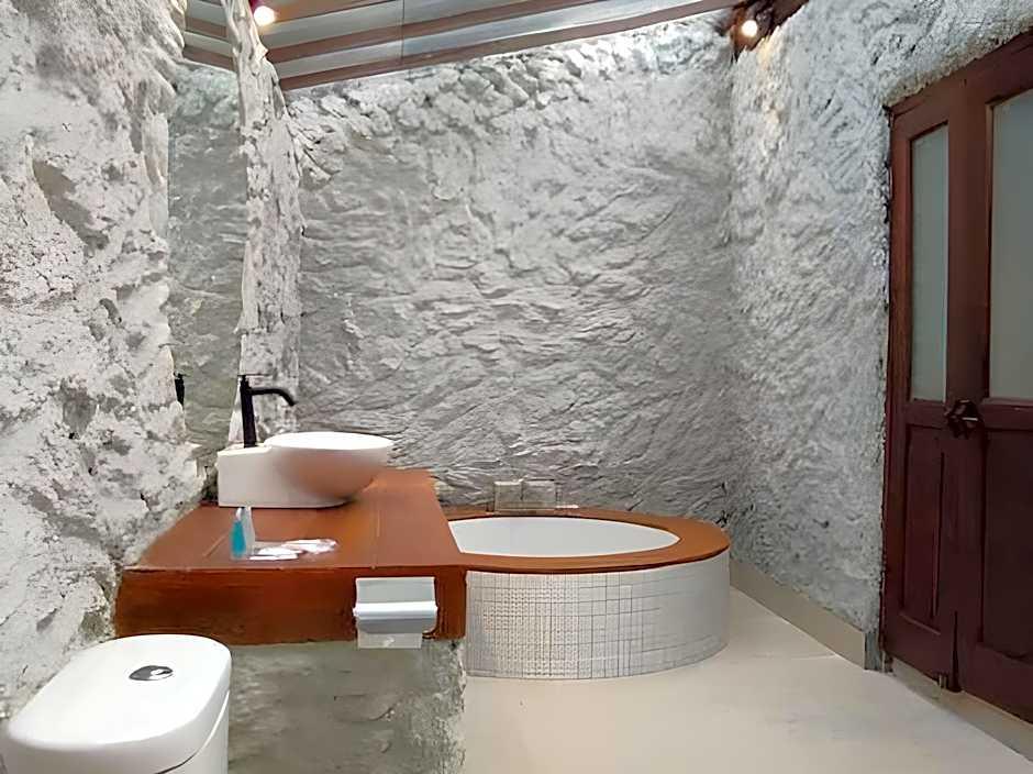 Imah Seniman Hotel 47/53