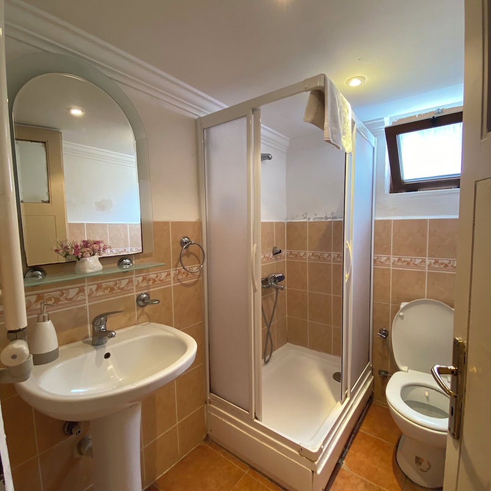 Gunebakan Taliani Otel 39/41
