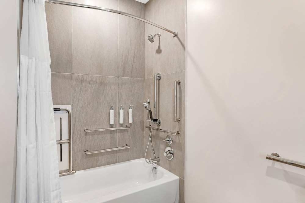 Cambria Hotel Euless - DFW Airport South 49/50