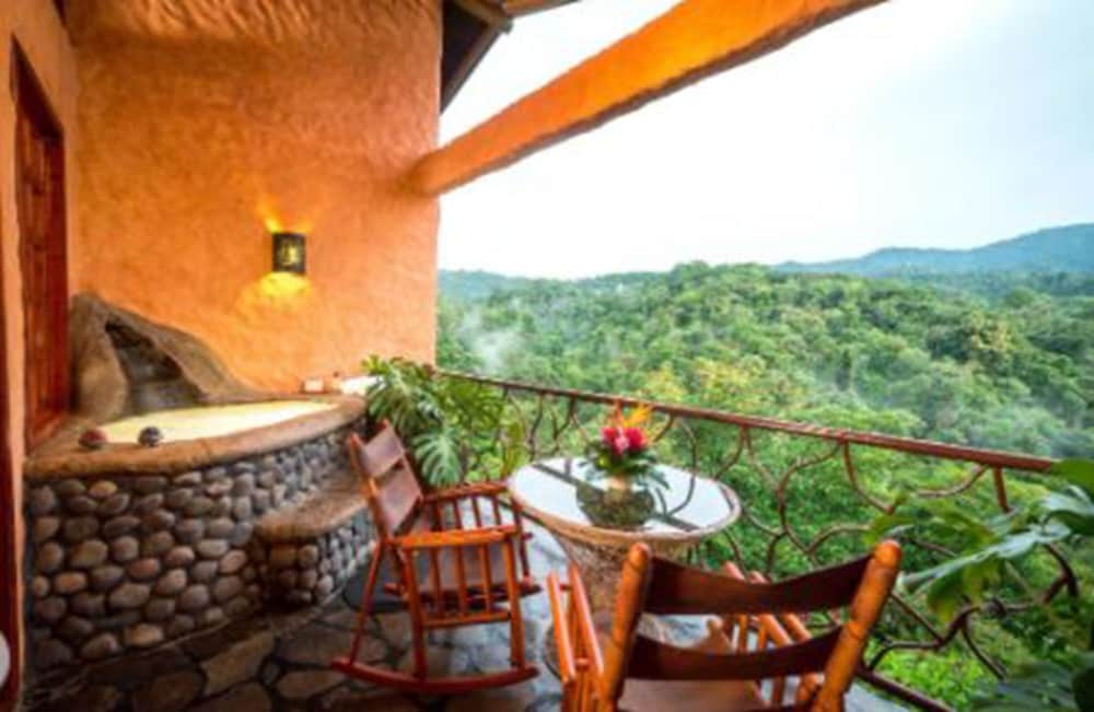 The Peace Lodge At La Paz Waterfall Gardens 10/63
