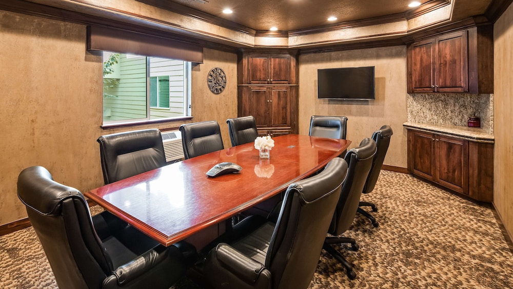 Best Western Plus Flathead Lake Inn And Suites 65/74