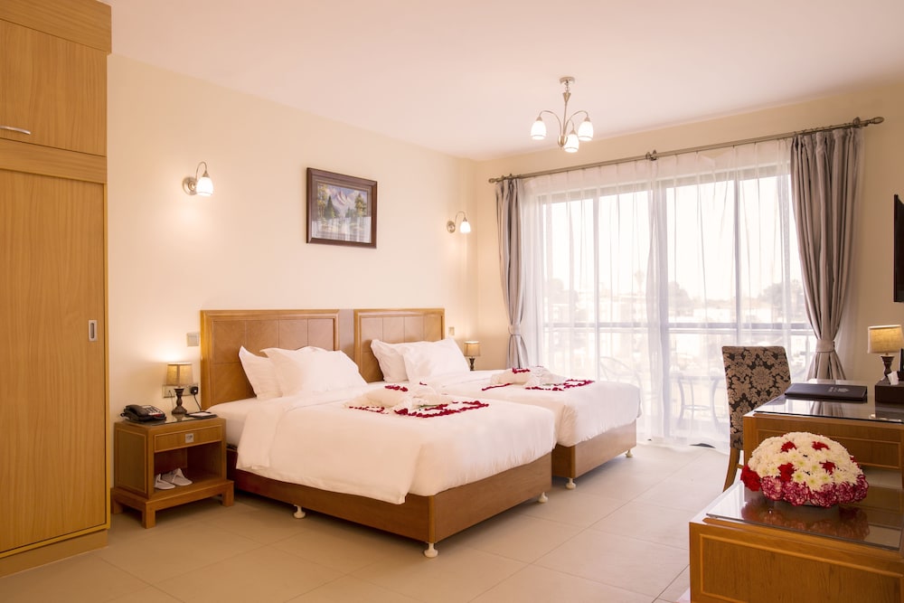 Lotos Inn Suites 17/70