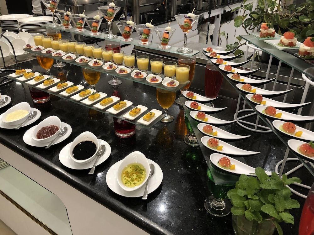 Rivendell Hotel 46/55