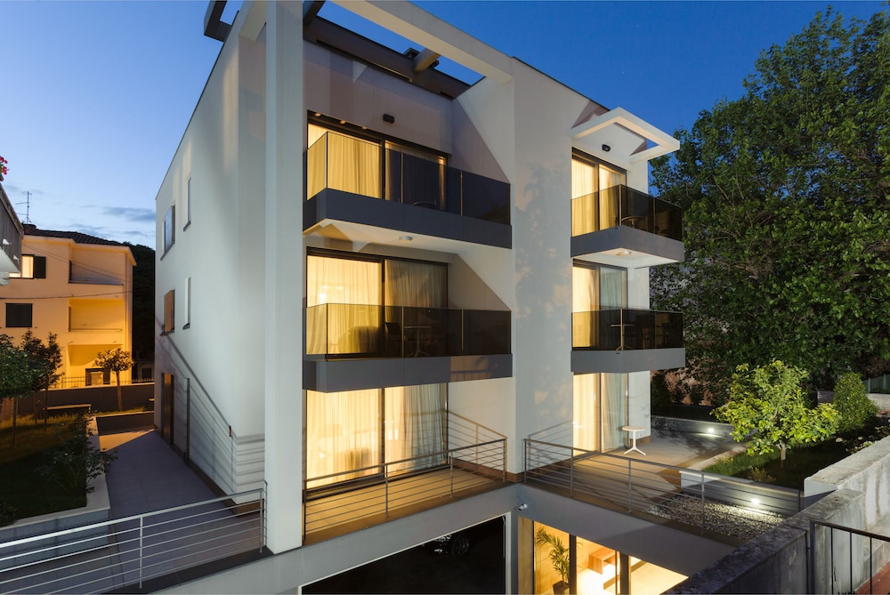 Residence By Vestibul Palace 4/60