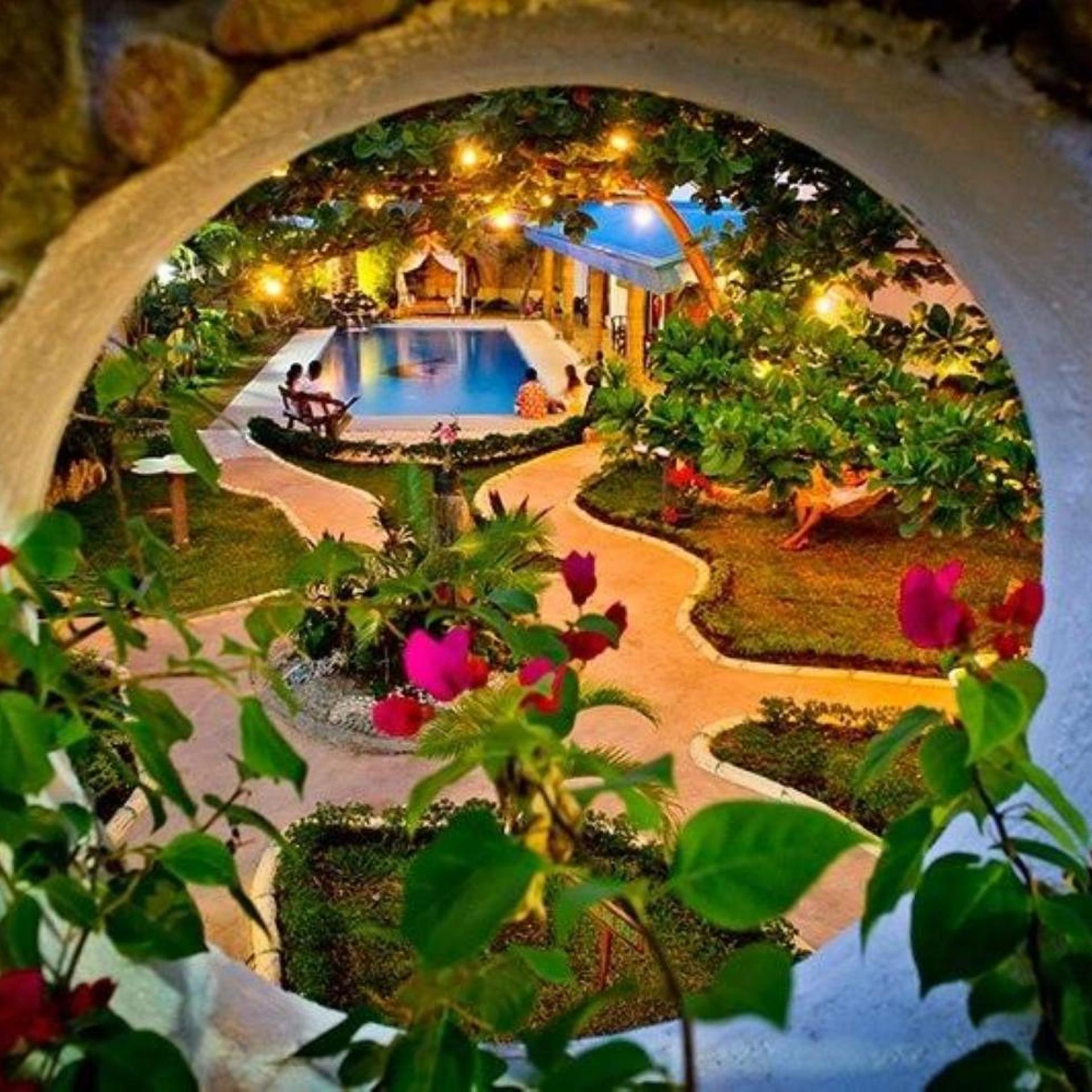 Floral Villarosa Hotel 53/65