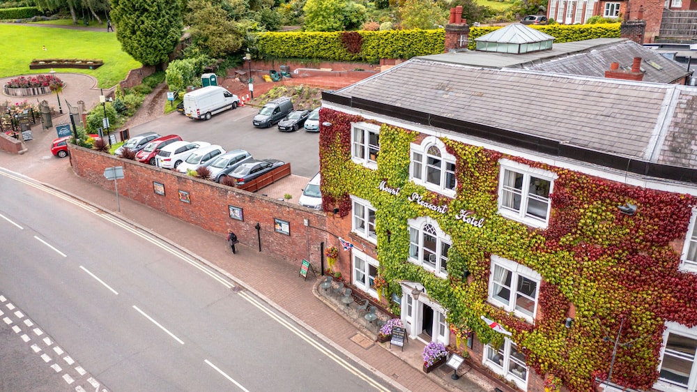 The Mount Pleasant Hotel 3/50
