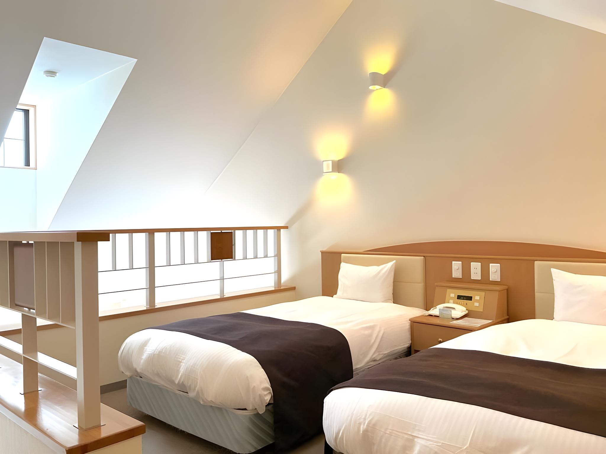 Maisonette, Large