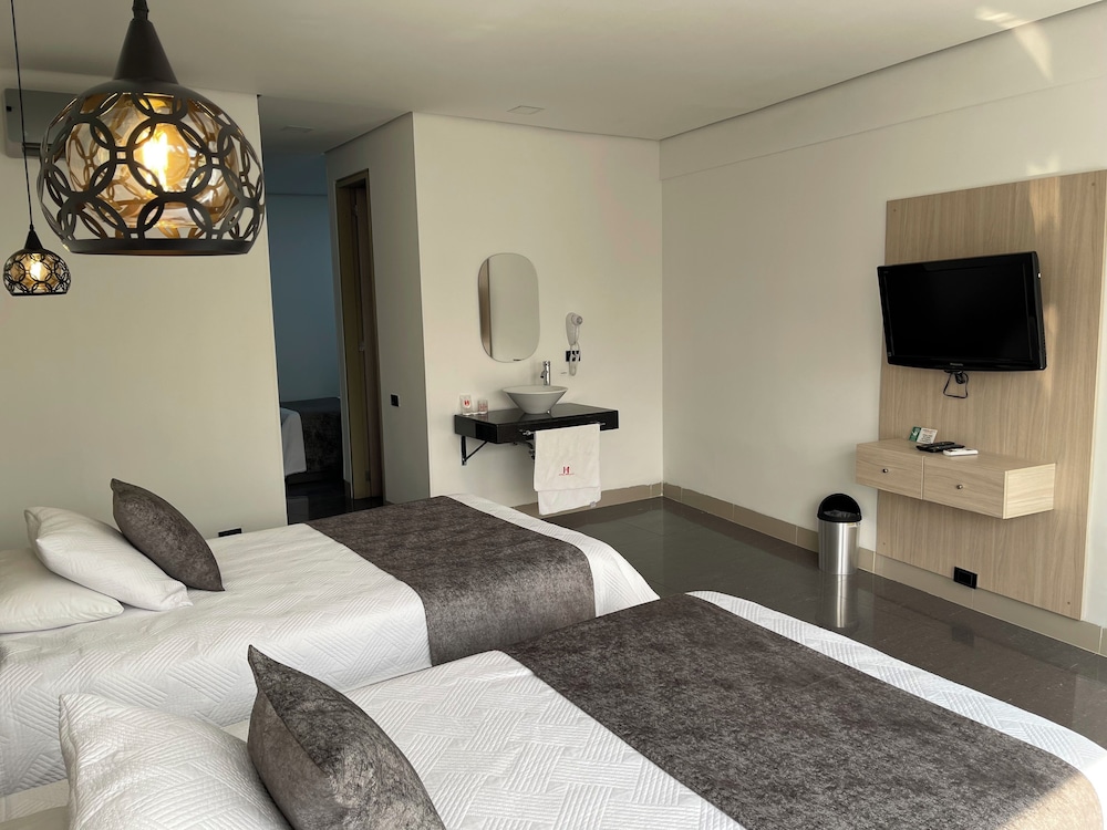 Hotel Merlott 70 37/63