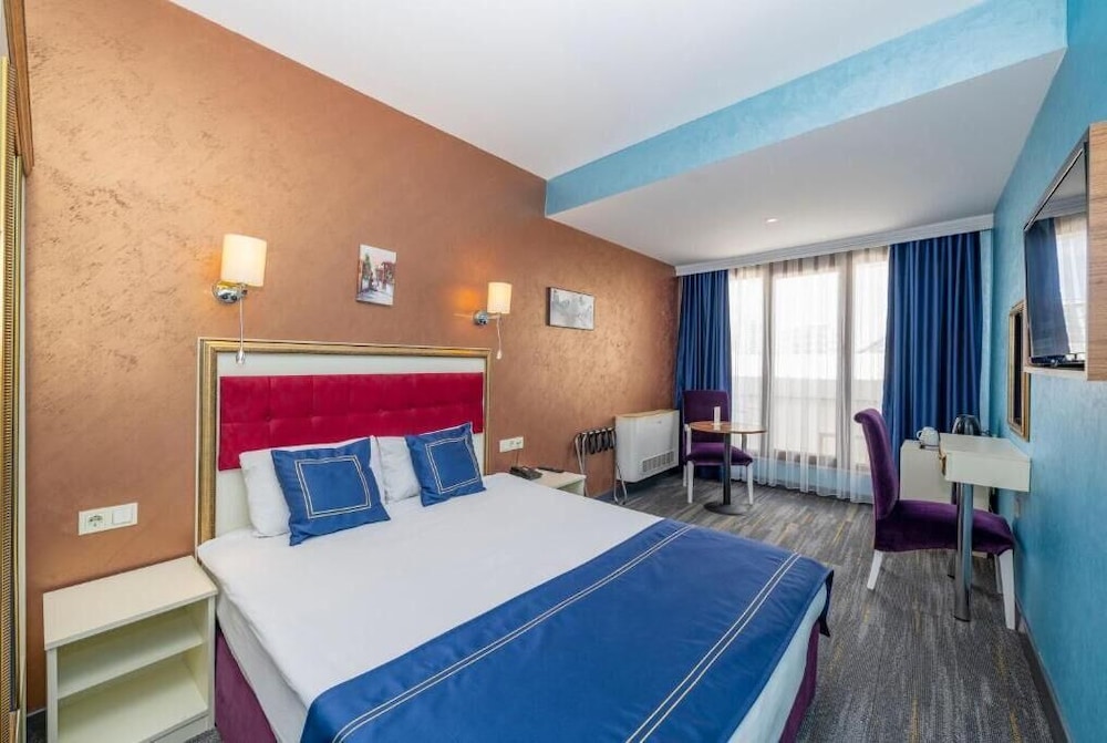 INTERSTELLAR HOTEL 27/59