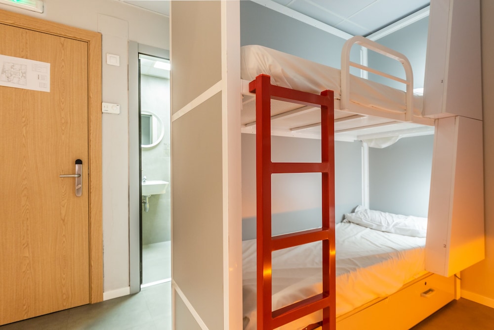 Hostel Sun And Moon 28/28