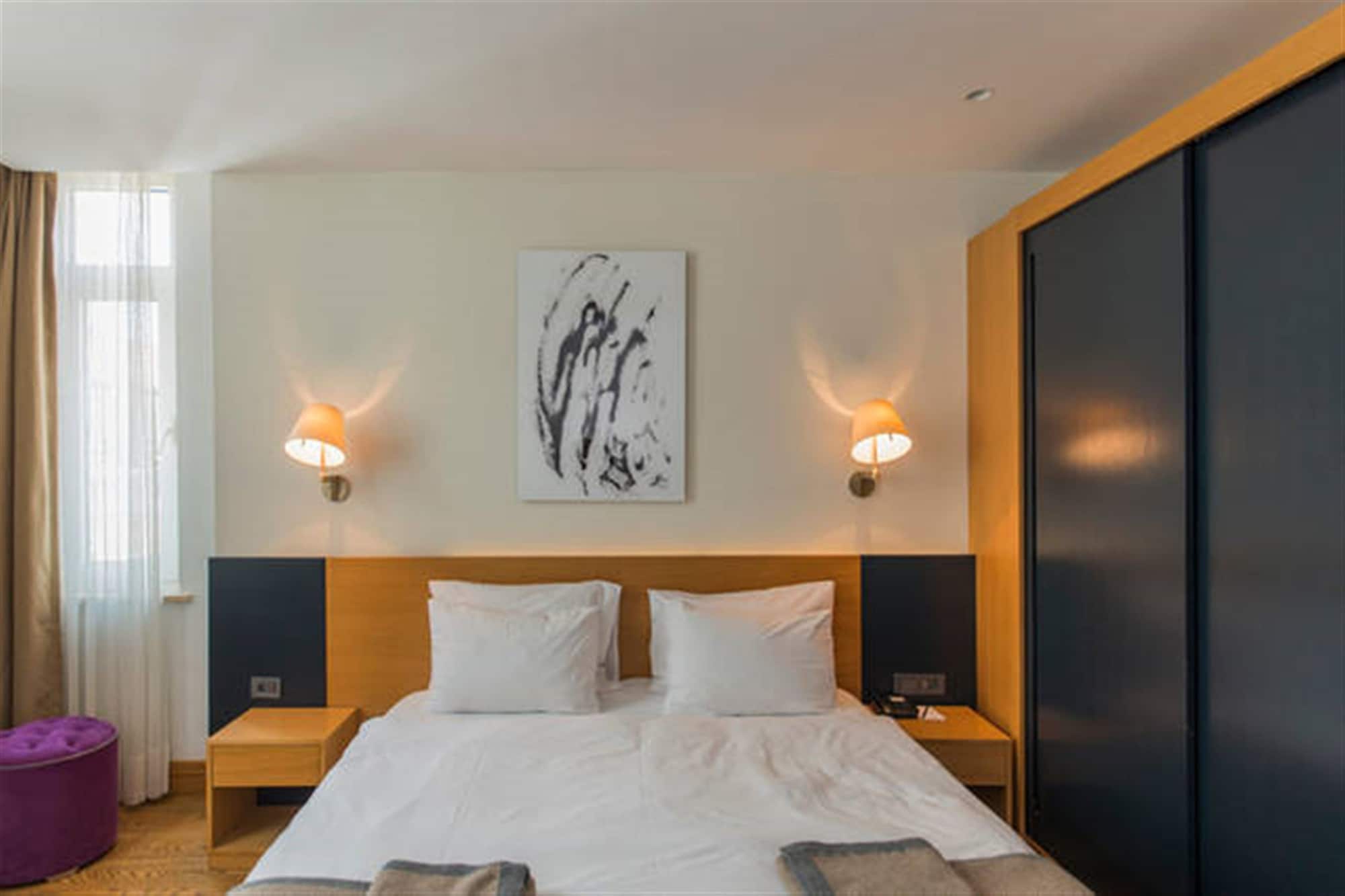 STANDARD, DOUBLE BED
