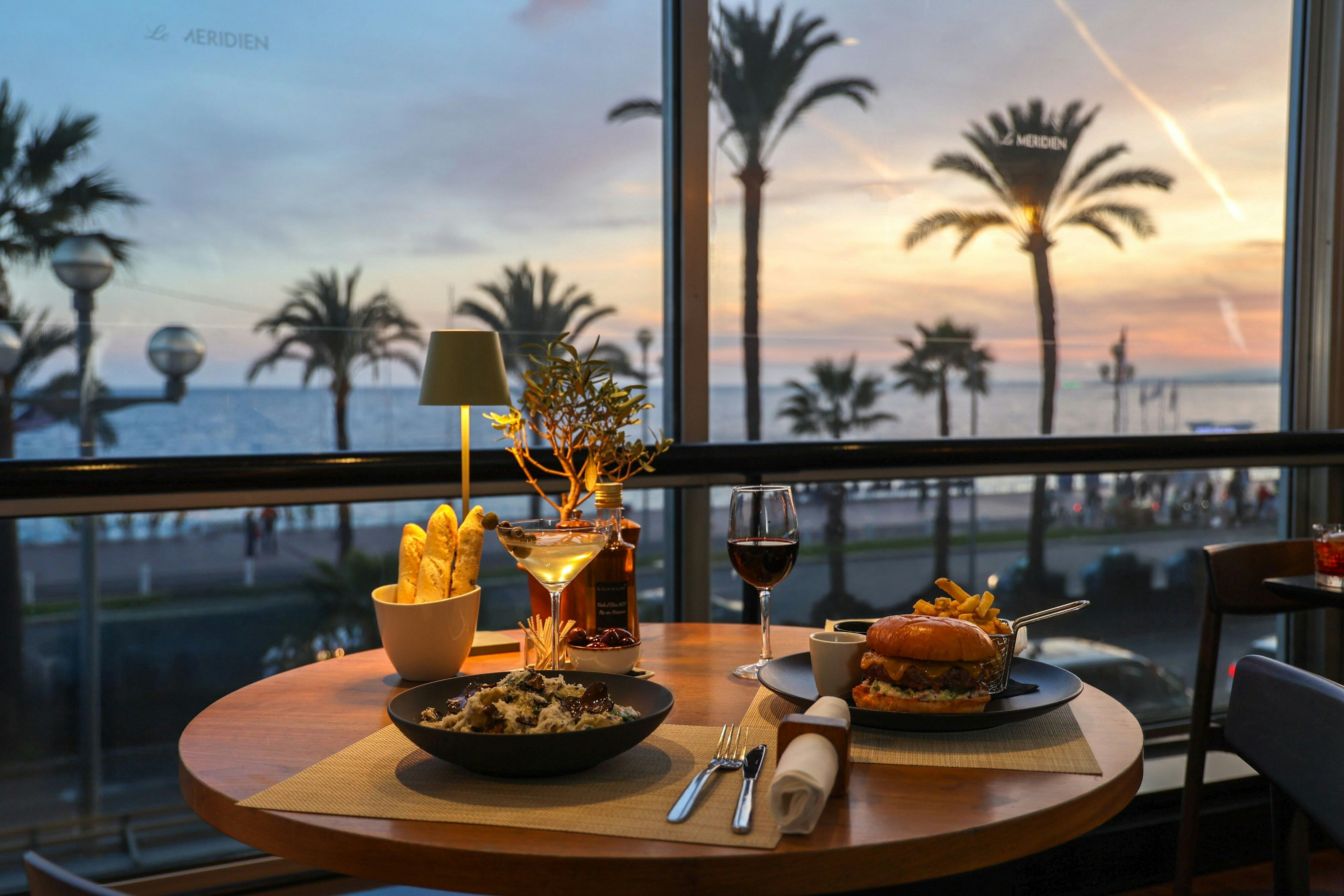 LE MERIDIEN NICE 42/66
