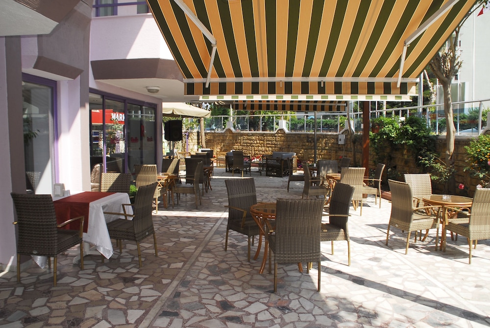 Rosella Hotel 49/62
