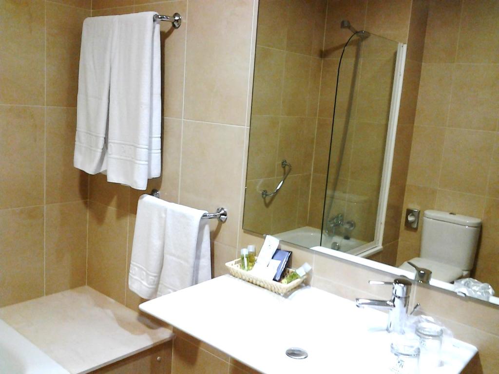 Room, Quadruple