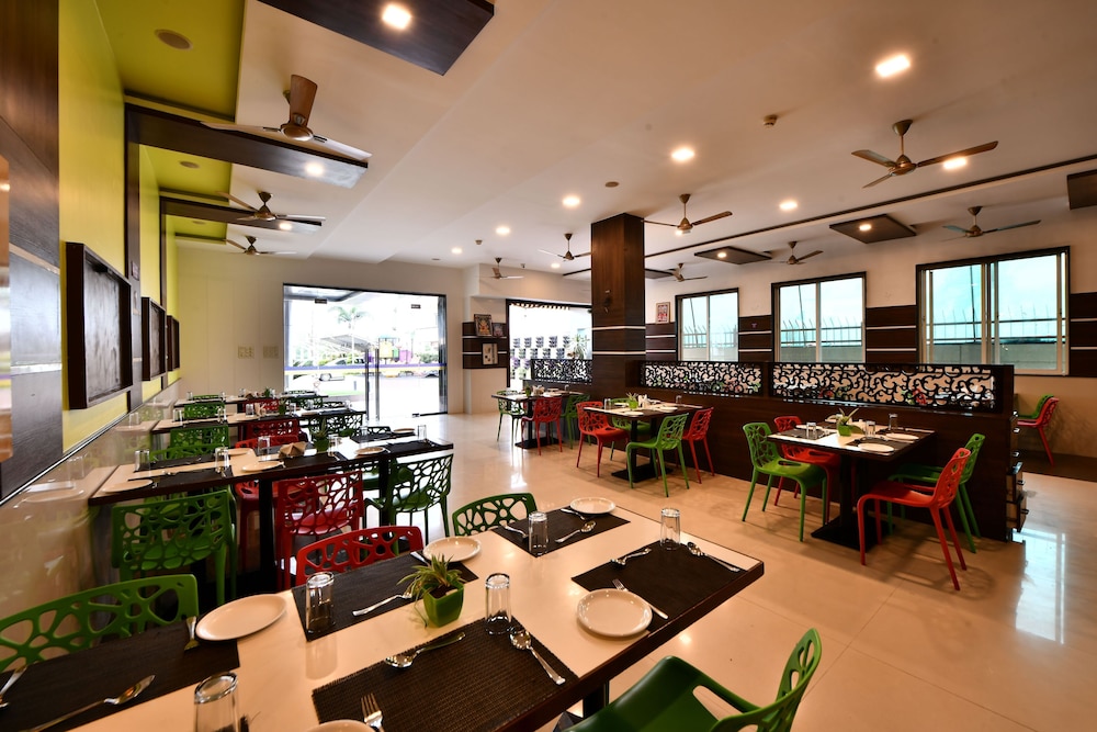 Click Hotel Sagar Plaza Chakan Pune 34/48