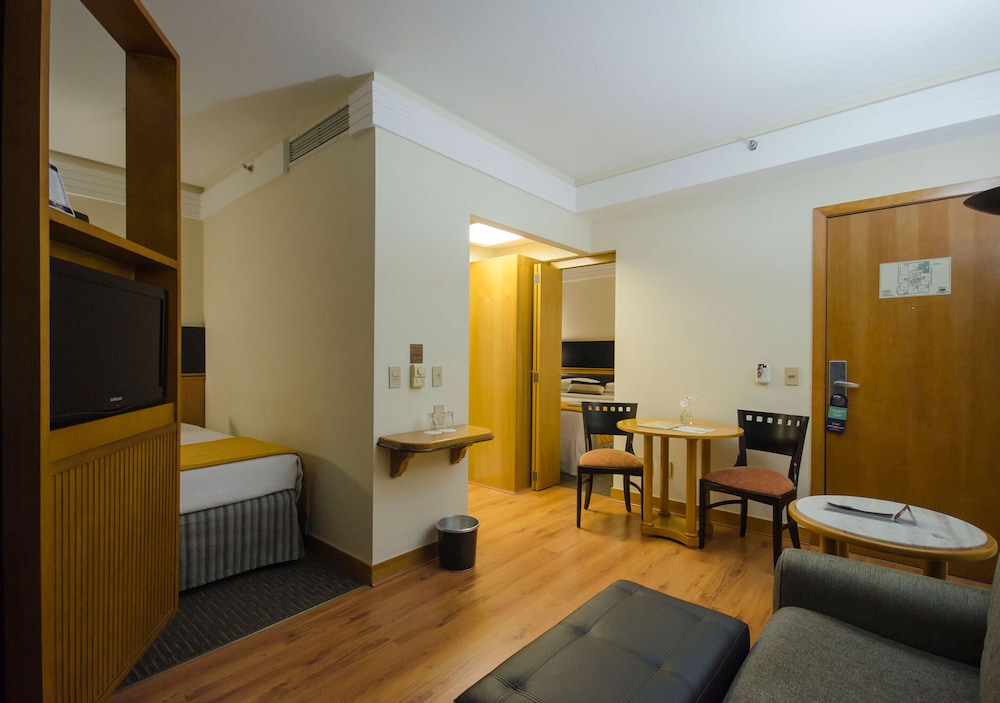 Estanplaza International 29/49