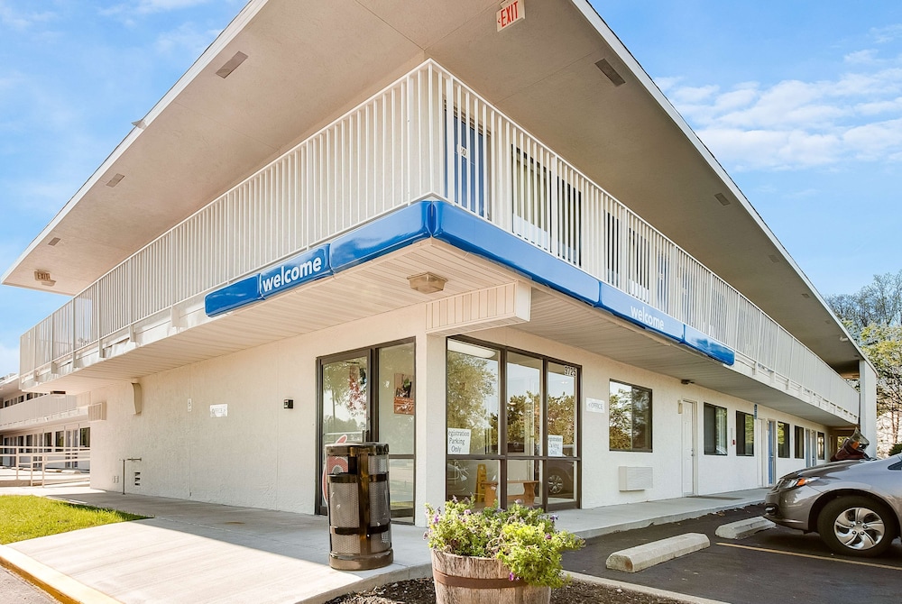 Motel6 Lenexa, KS - Kansas City Southwest 37/44