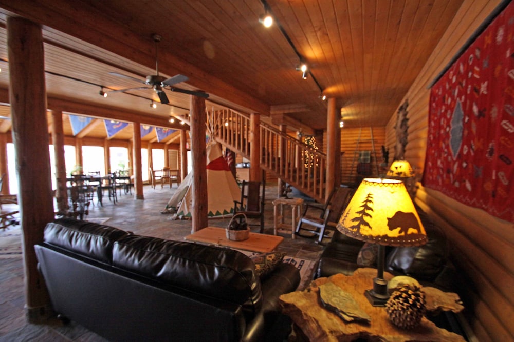 The Lodge At Lolo Hot Springs 17/50